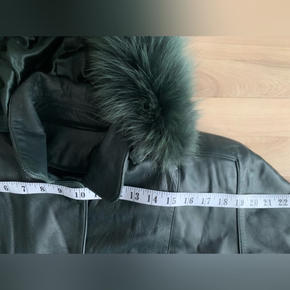 VINTAGE - Green Leather Coat with Genuine Fur Hood Oversized 90s Statement Coat - Picture 5 of 15